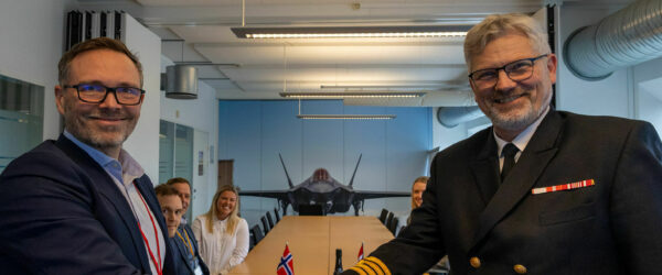 Torstein Hegstad og Foto Forsvarsministeriet
