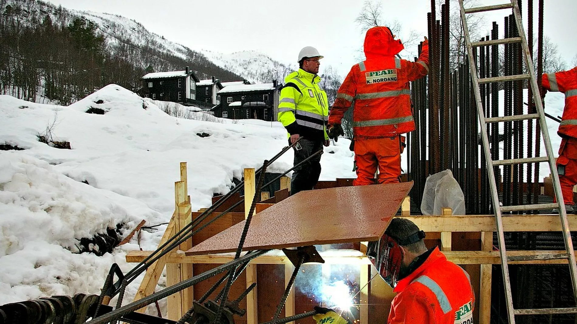 Arbeid m bru på Strandafjellet