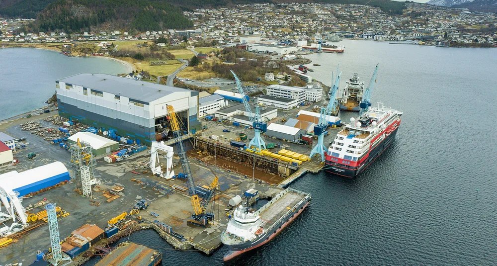 Ulstein verft foto per eide ulstein group 11