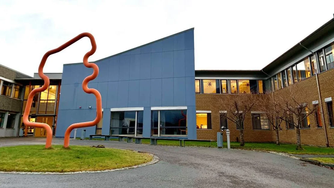 Raseringa av vidaregaaande skule i Moere og Romsdal fylkeskommune maa ta slutt