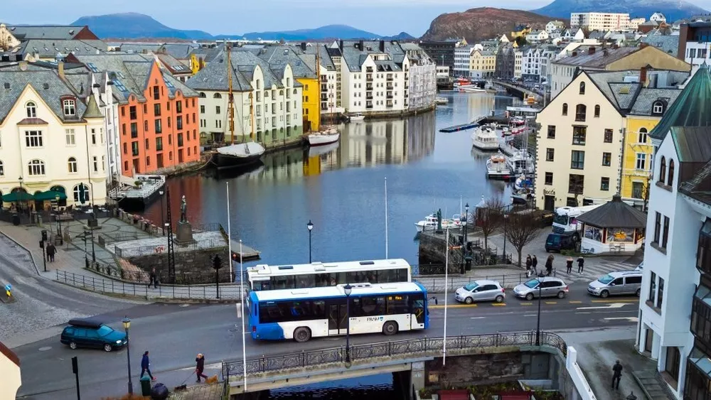 Buss Ålesund Aamot