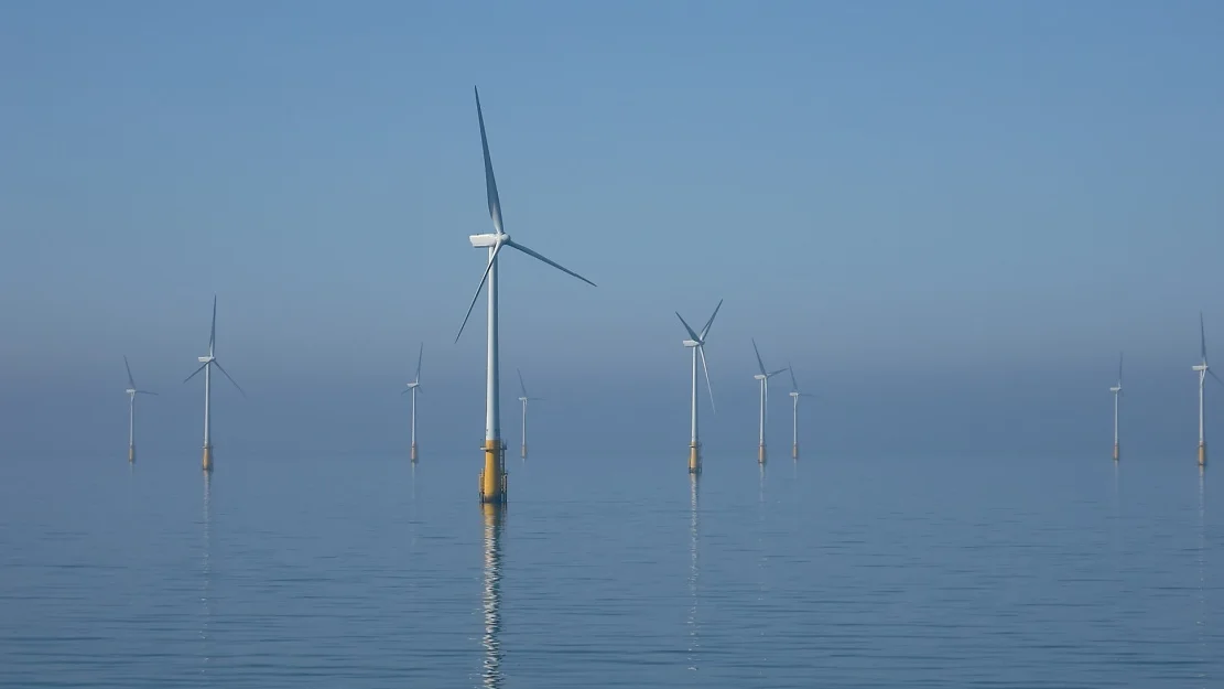 2048px Barrow Offshore wind turbines NR Andy Dingley Wikimedia Commons