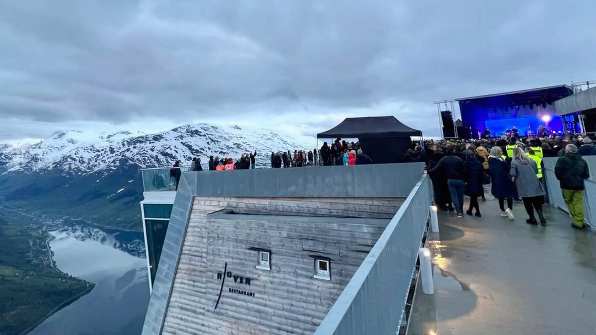 Loen skylift hoven restaurant konsert madrugada 11