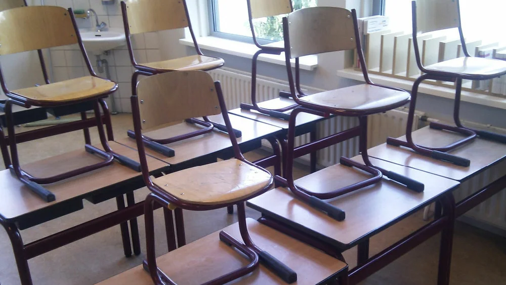 2048px Empty classroom wikimedia commons