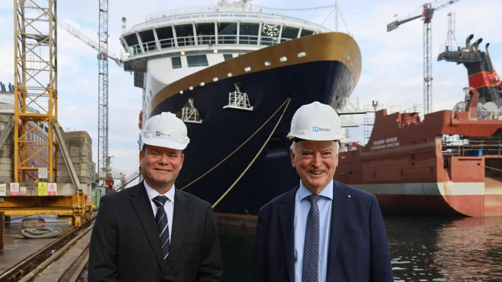 Bent martini per sævik havila capella foto havila kystruten 11