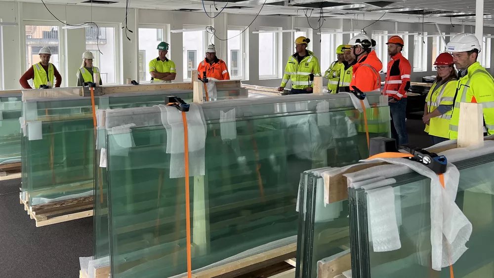 XPRO og Moelven forteller om demonteringen av glassveggene Glassveggene står for det størte gevinsten for klima miljø