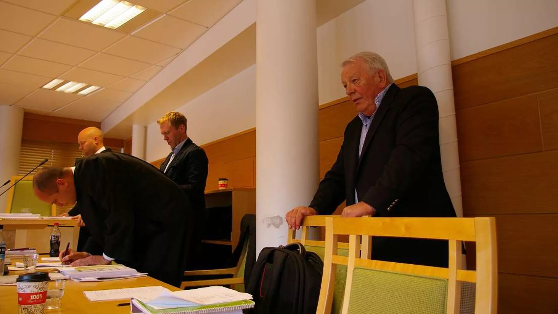 Bom stopp hos Nergaard i Vaagsoey