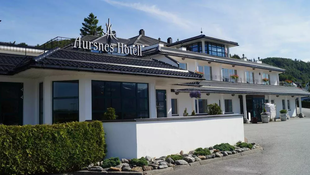 Halvering for Aursnes Hotell