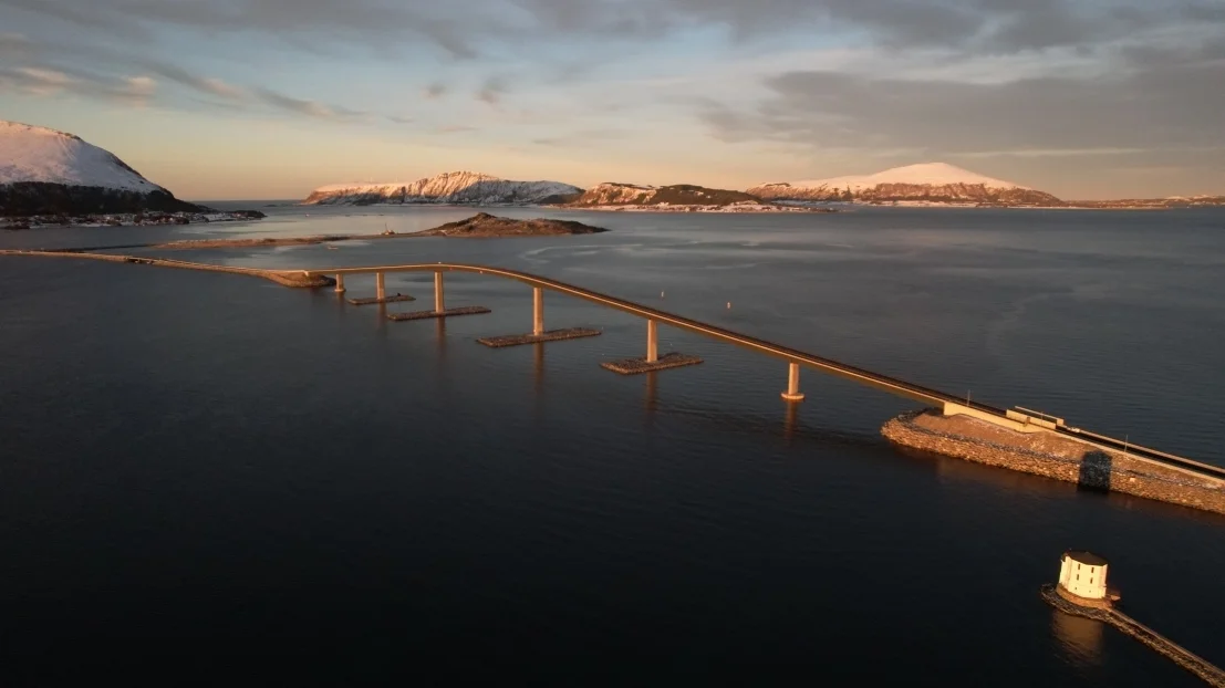 98b924f1fea8 lepsoeybrua foto henrik knarvik