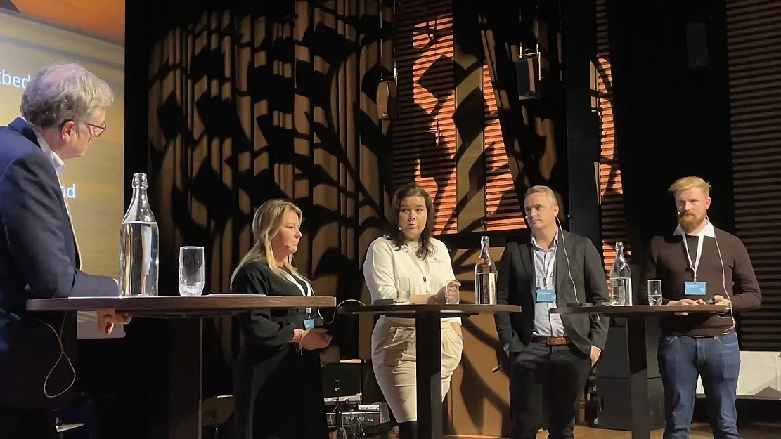 Fosnavågkonferansen havvinddebatt Helene Kristoffersen Marte Ziolkowski Lars Conradi Andersen Ola Christian Olsen foto marius