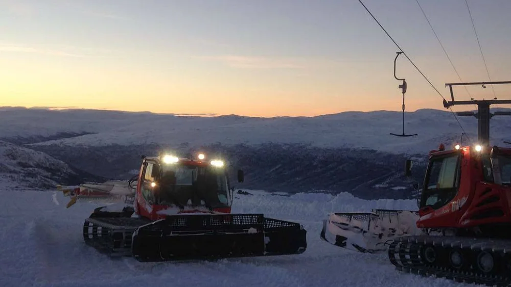 Farstad selger ut paa Bjorli