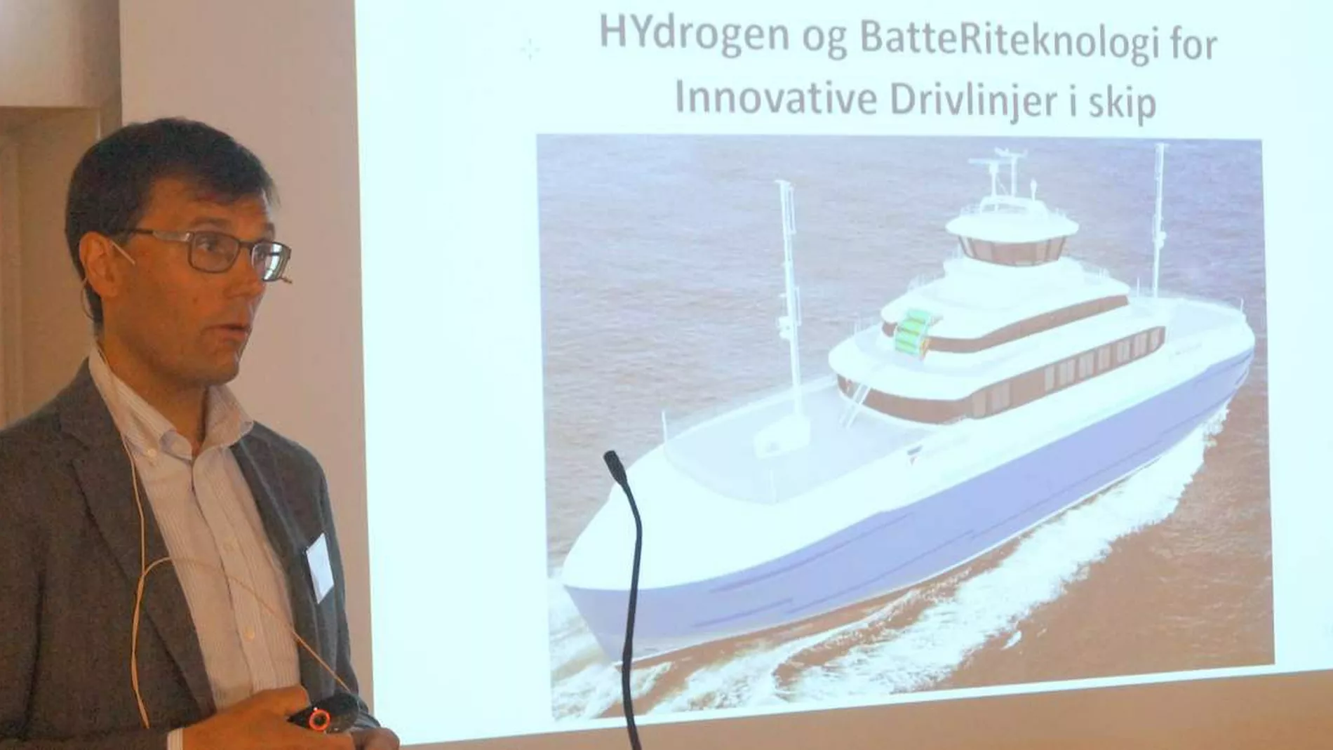 Foerste hydrogenferja vert ei ombygd ferje