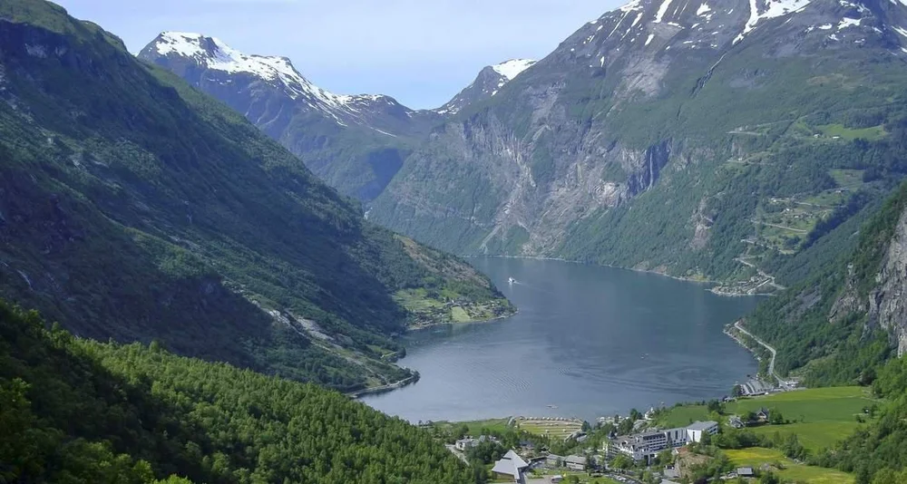 To millionar til Geiranger