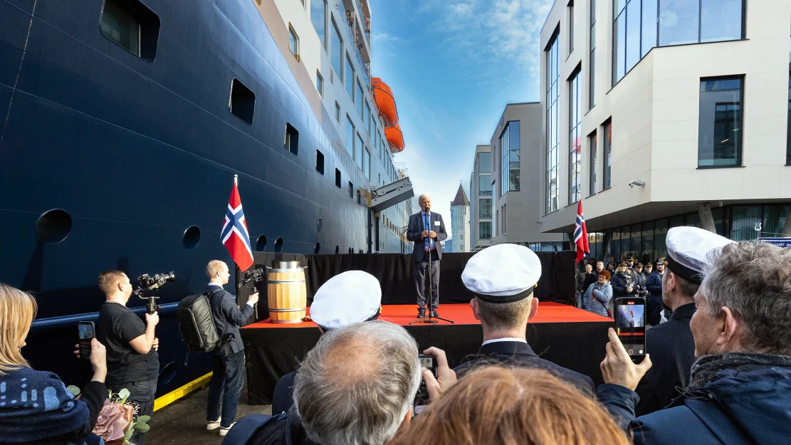 Havila Castor dåp Per Sævik Foto Havila Kystruten 11