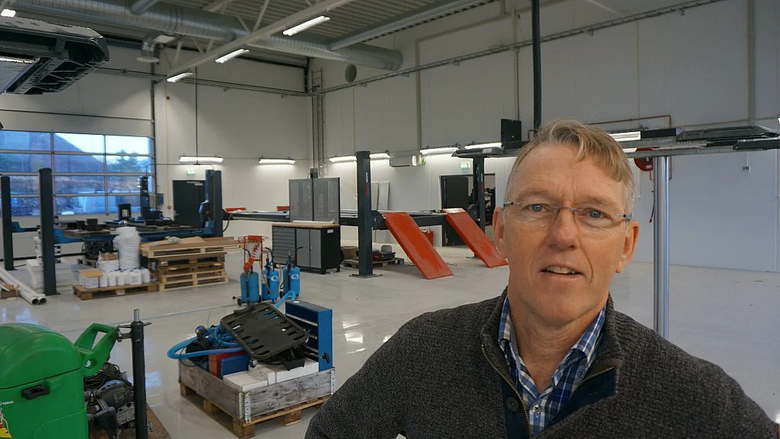 Tre bilverkstadar gaar saman