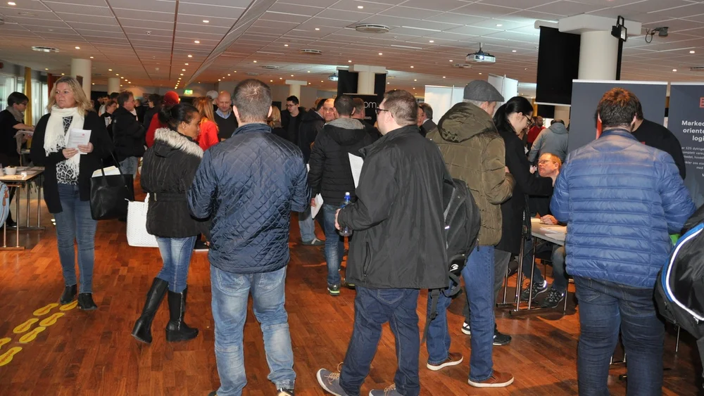 Vard stiller paa jobbmesse