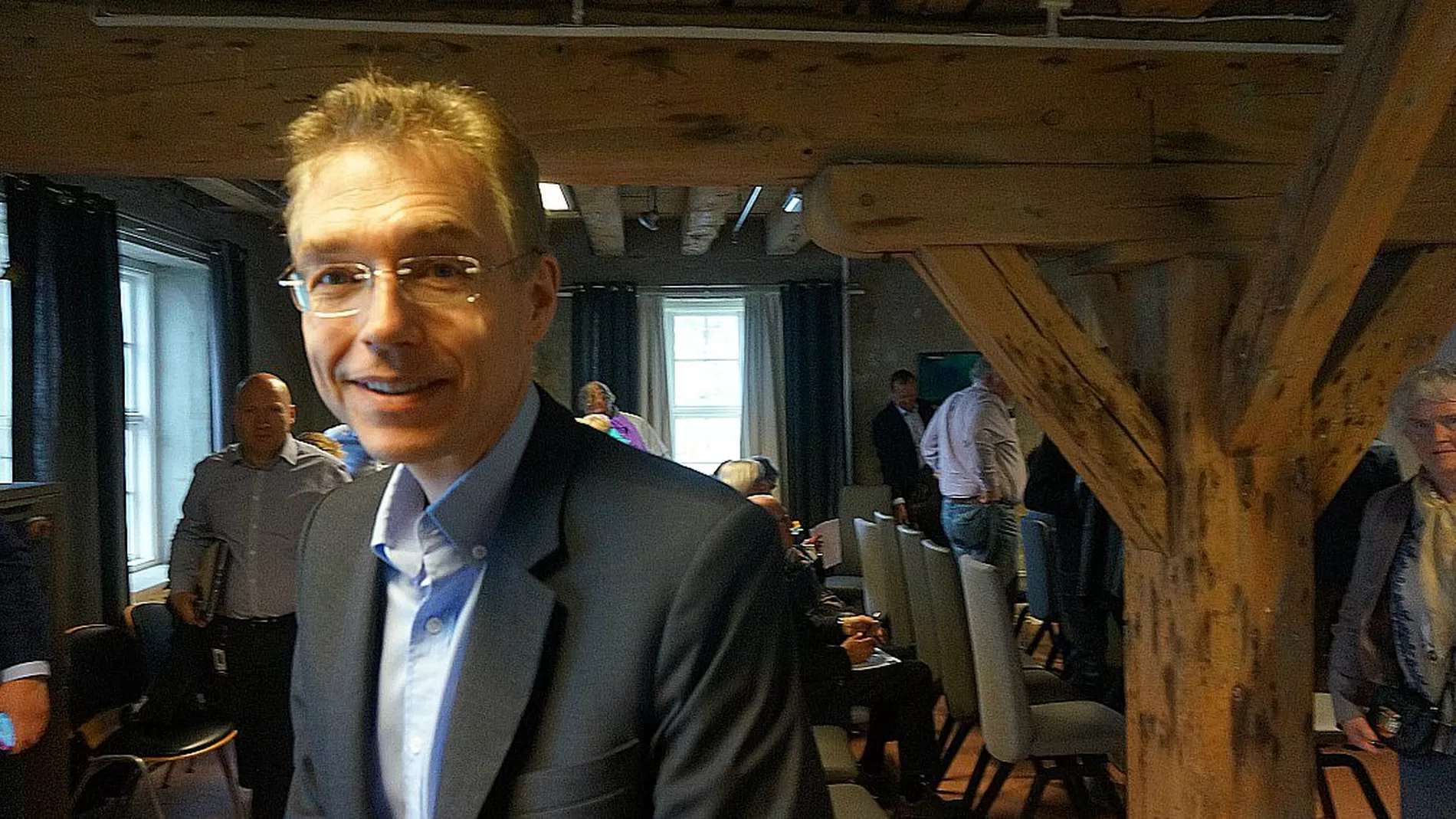 Bank nedtur for Hjellegjerde