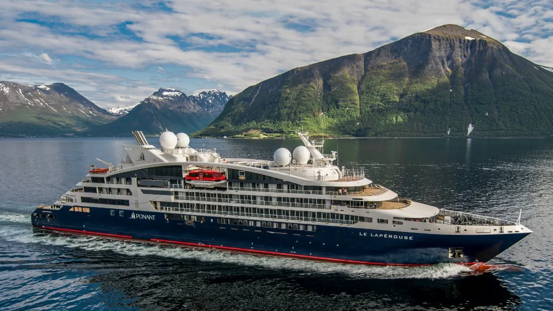 Foerste Ponant skip overlevert