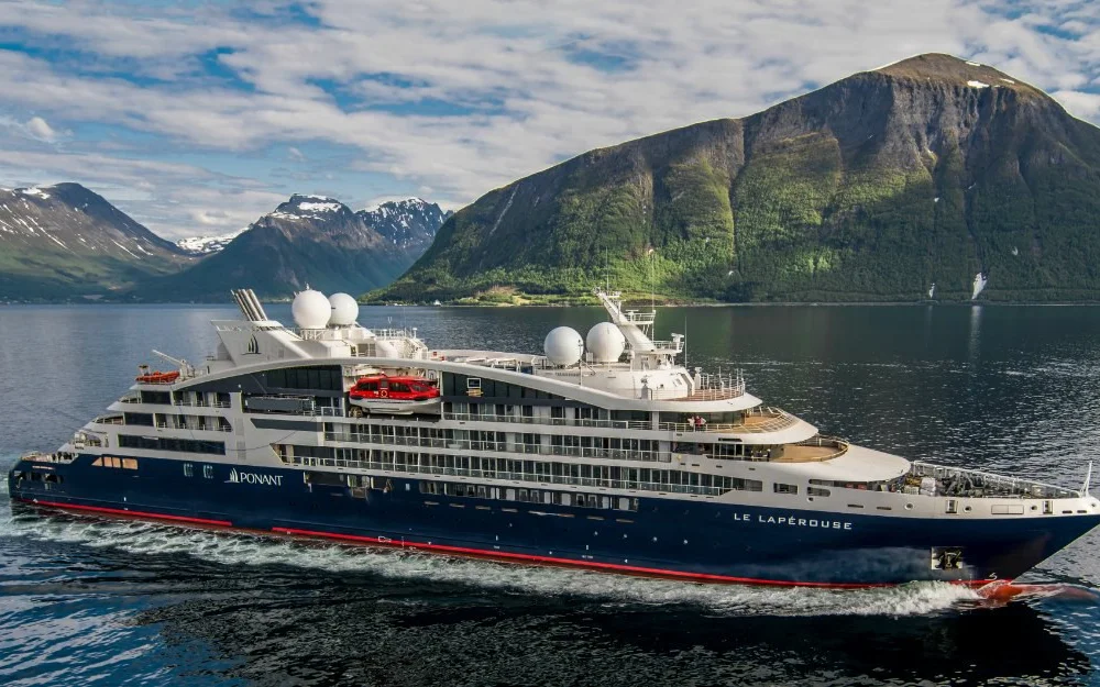 Foerste Ponant skip overlevert