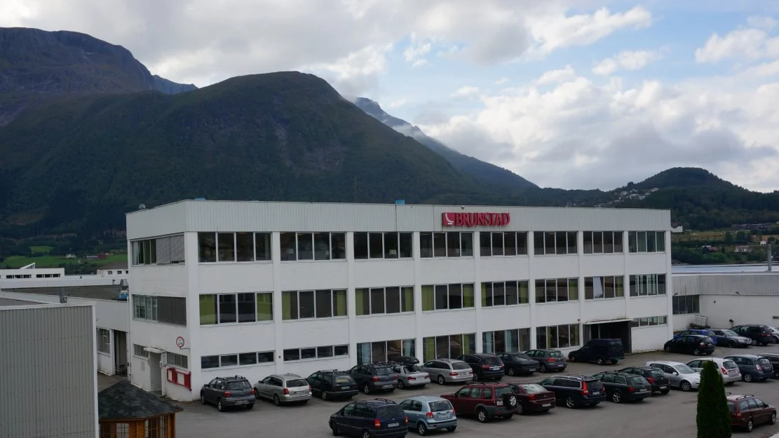 Brunstad tilbake i pluss