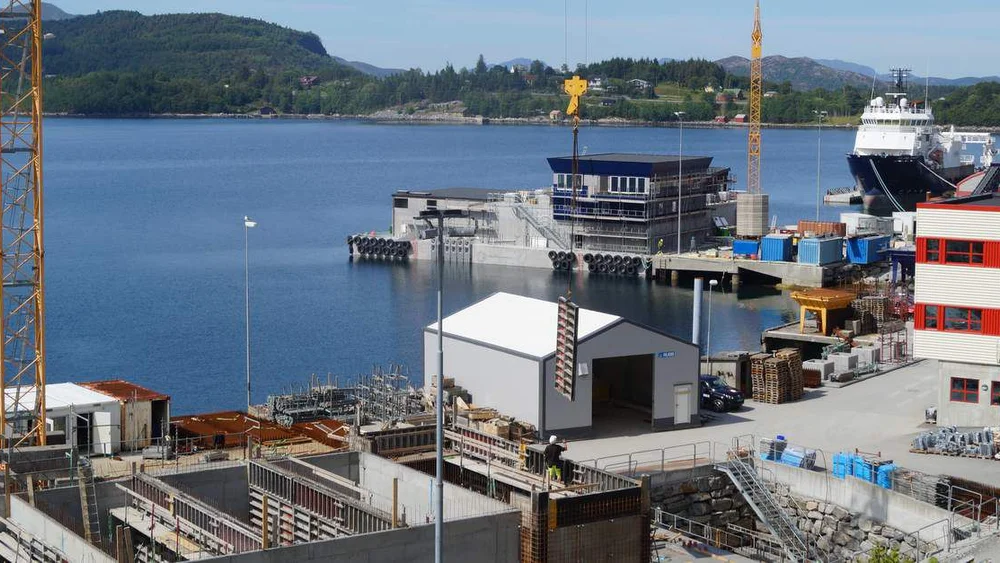 Over halvparten av innteninga fraa betongflaater