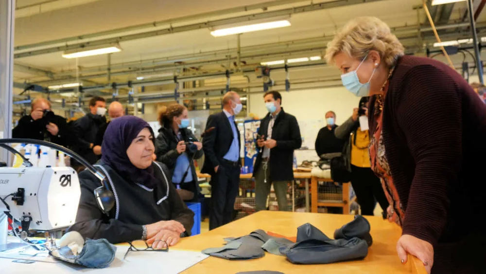 Erna Solberg hos Ekornes foto Ogne