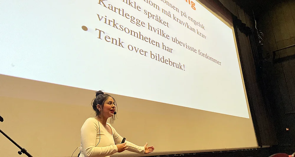 Kimiya Sajjadi Give a Job Foto Marius Rosbach 11