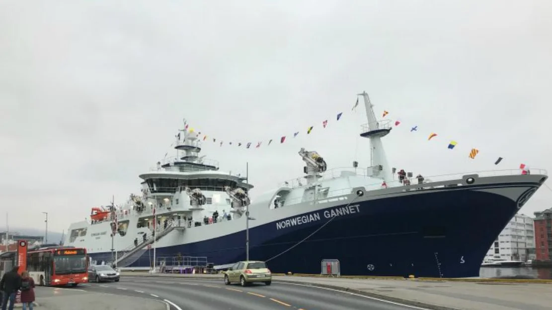 Flytedokk gikk ned baat reddet seg unna