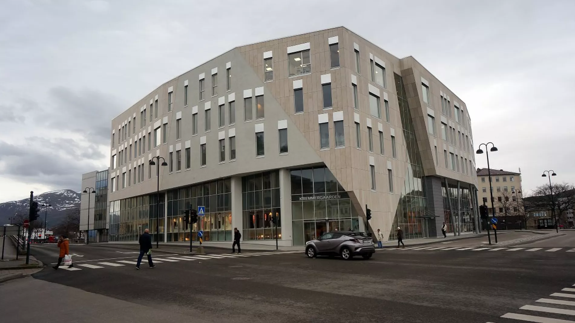 Mindre aa gjoere for A Alesund arkitekter