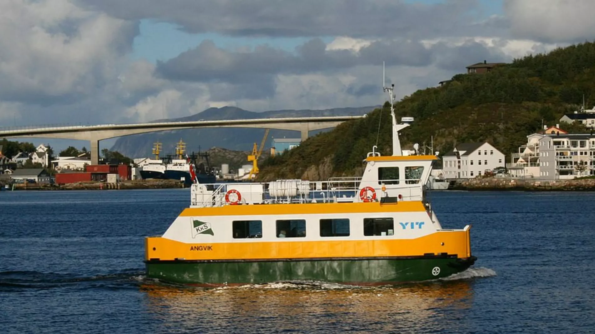 Stor marknad for sjoelvgaaande smaaferjer