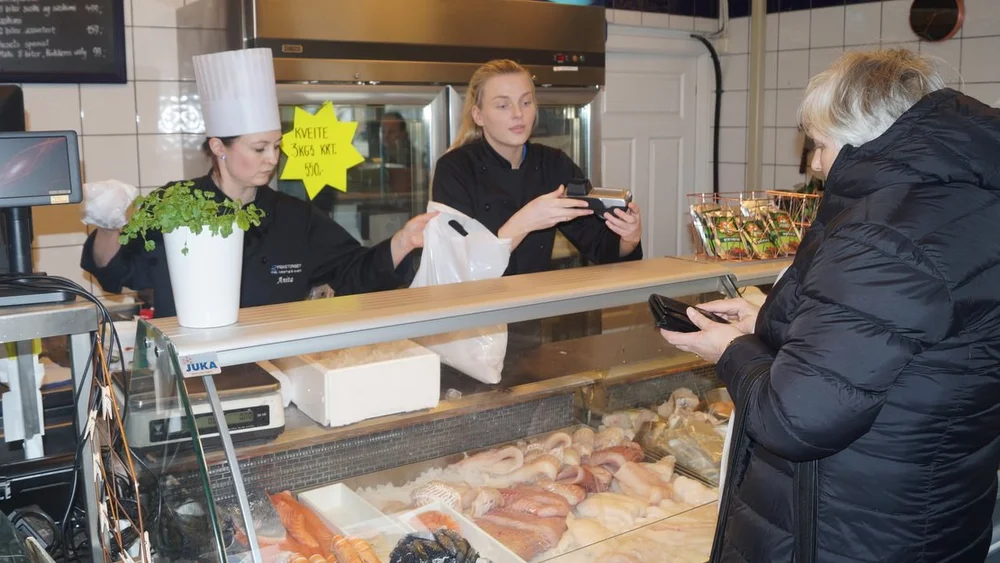 Populaert med sjoemat i A Alesund