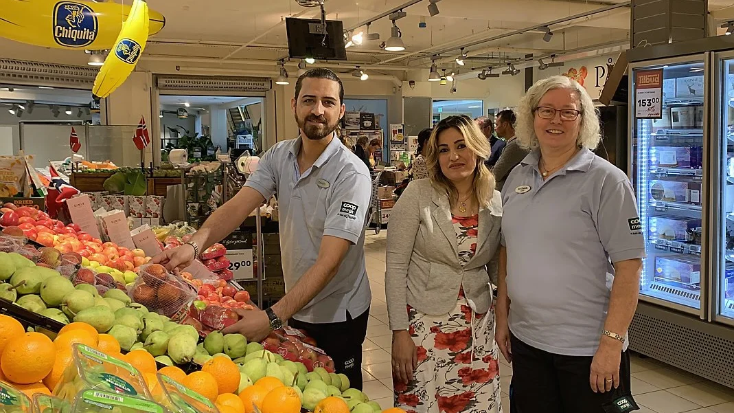 Paa denne daglegvarebutikken jobbar folk fraa ti nasjonar