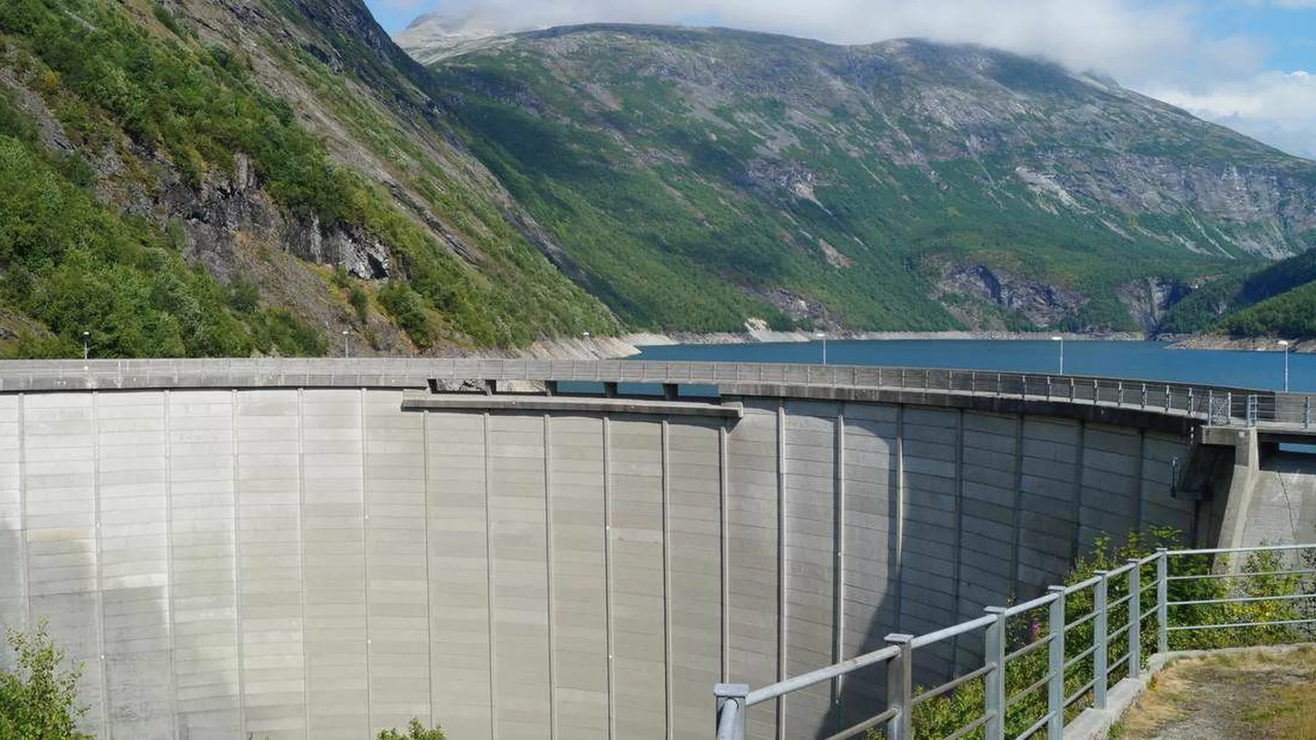 Hoegare prisar lavare produksjon