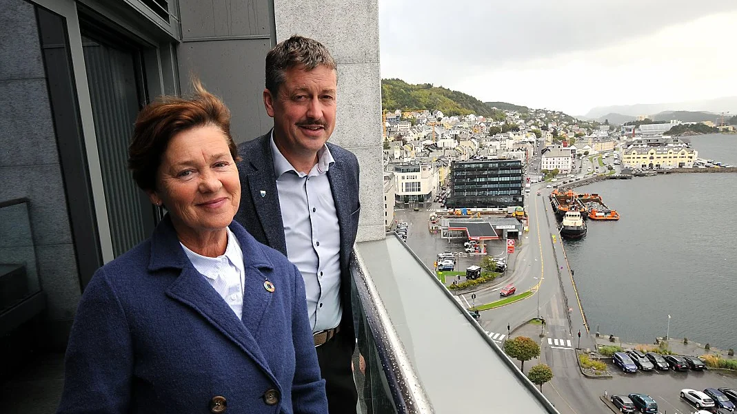 Vil ha naeringslivet til aa bidra i nytt partnarskap