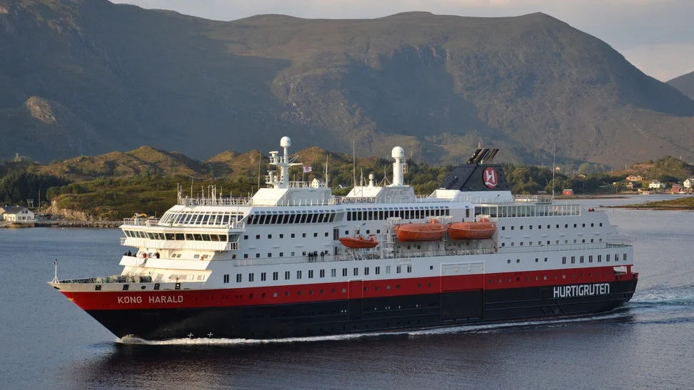 Naer full stopp for Hurtigruten