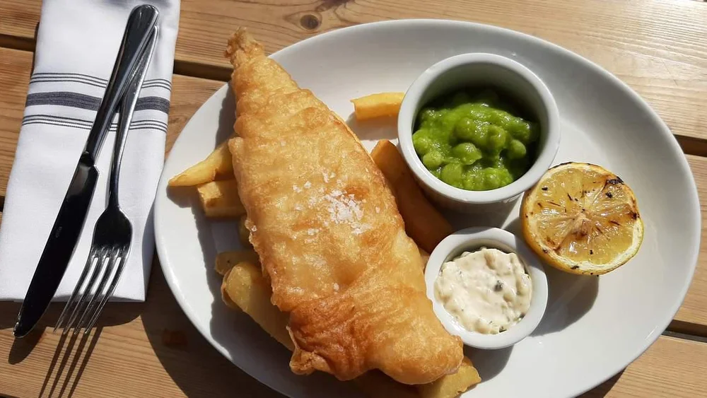 Pause for fish chips men flere lyspunkt