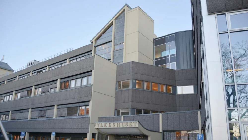 De262e099e69 fylkeshuset 1