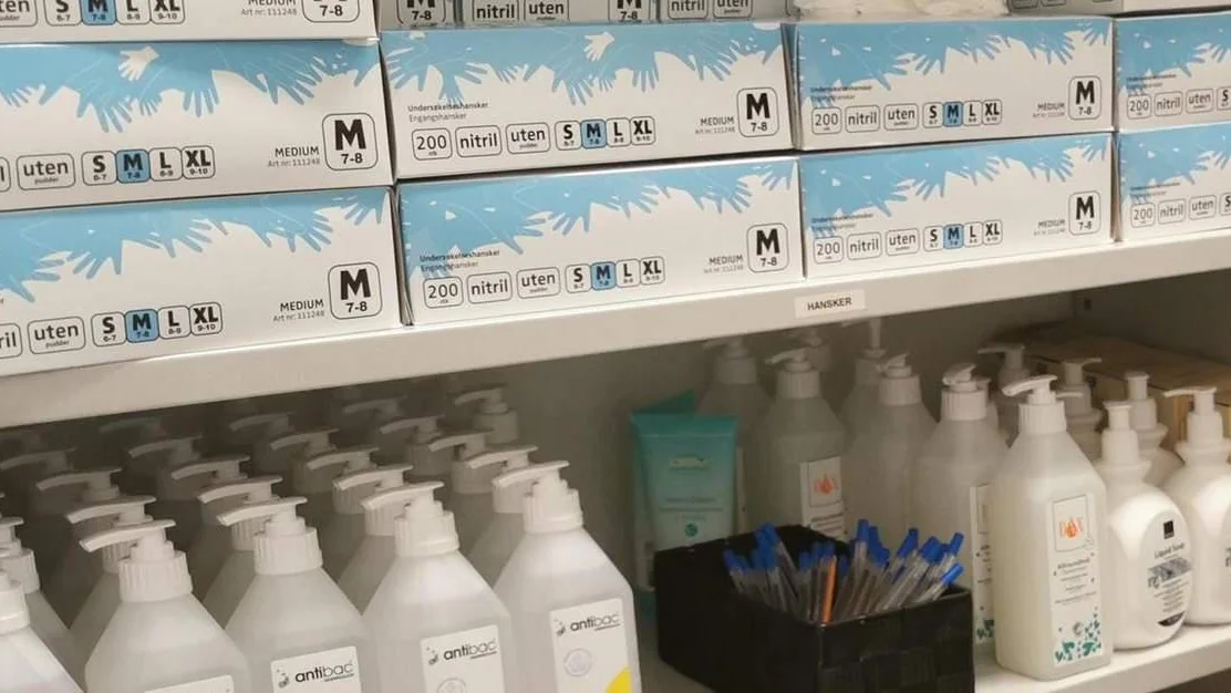 I ferd med aa gaa tom for smittevernutstyr