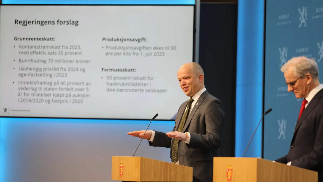 Pressekonf lakseskatt foto Flickr