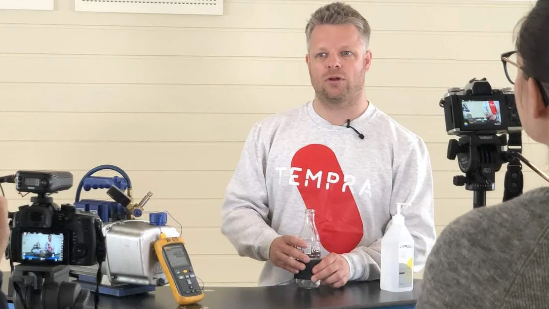 Dyktige kuldemontoerer ansetter vi paa dagen