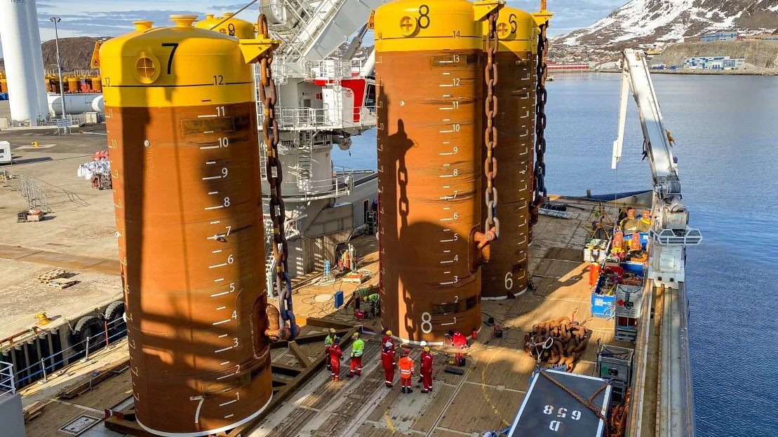 Flaggskip i gong med rekordtunge loeft