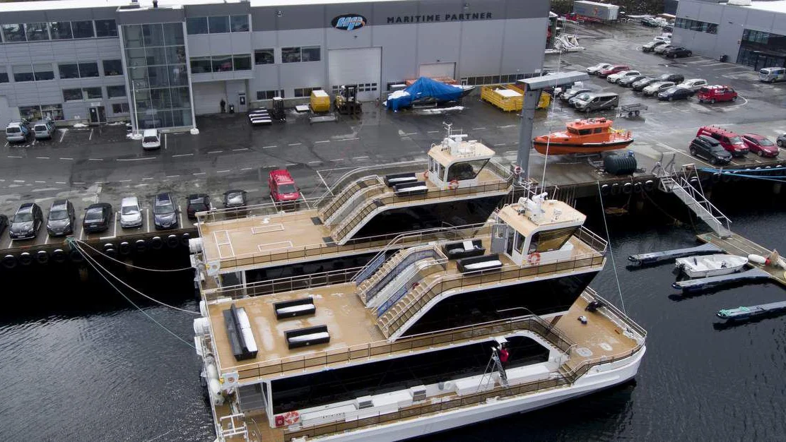 Leverte ny hybridelektrisk katamaran