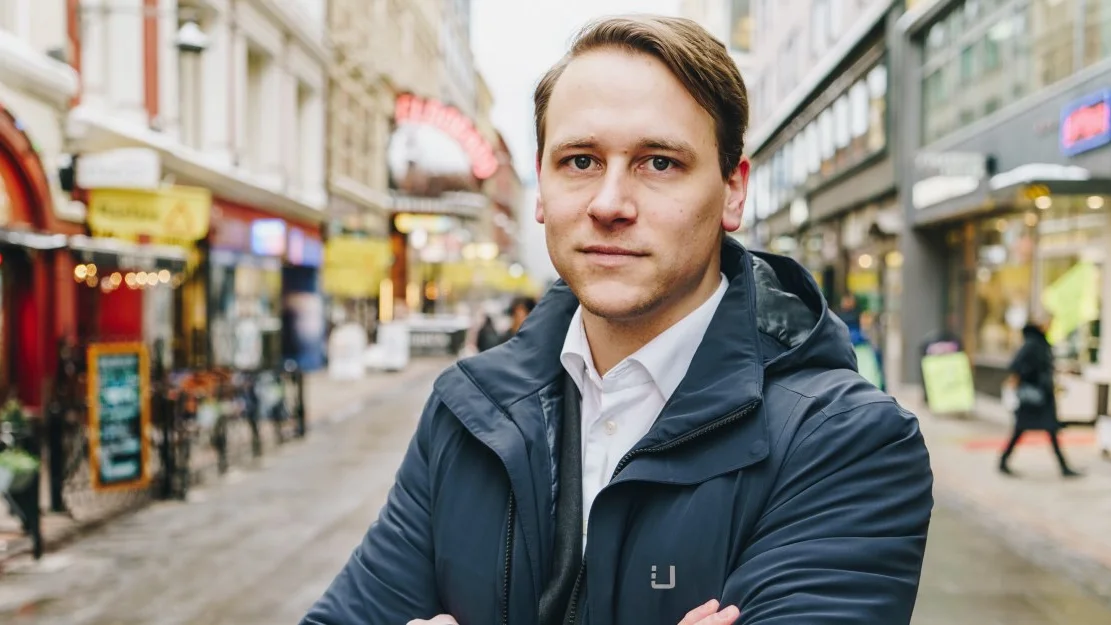 Kraftlaus og urettferdig meiner Ap politikar om krisehjelpa