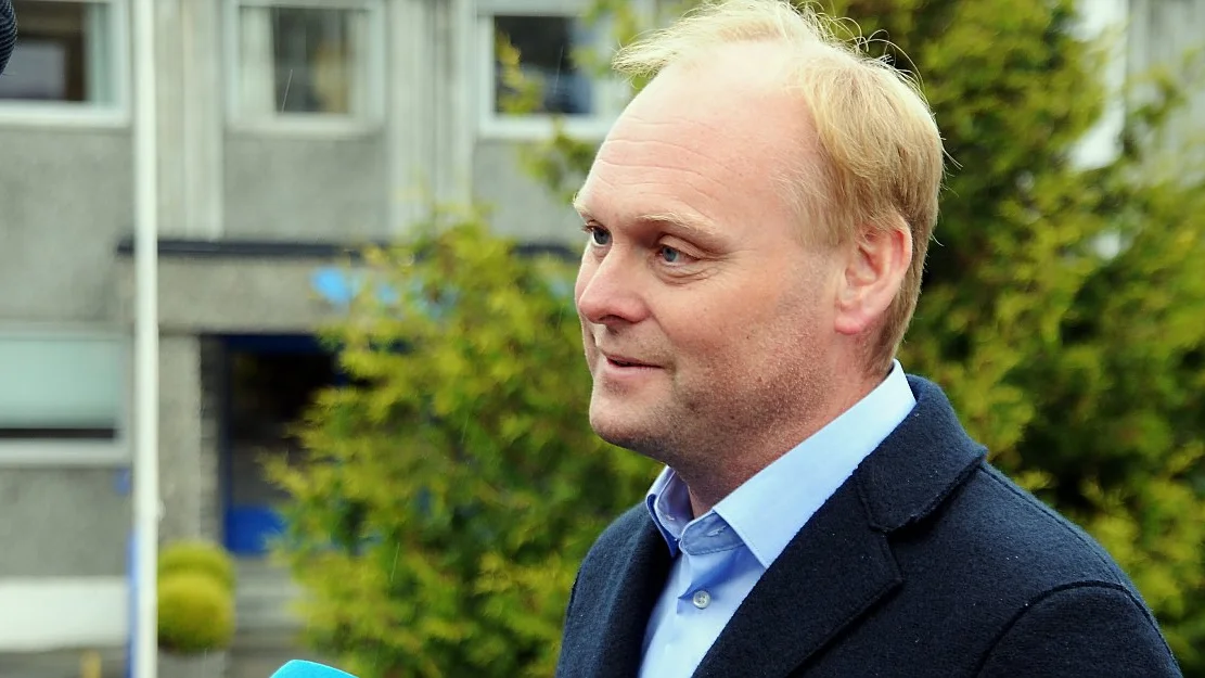 Kleven bustyrar Naer ei loeysing