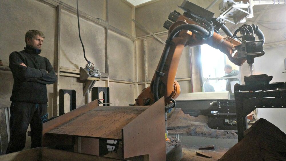 Robot revolusjon i skjeftefabrikken
