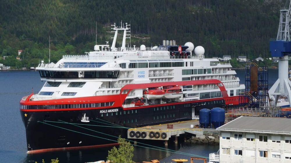 Tre av mannskapet er koronasmitta