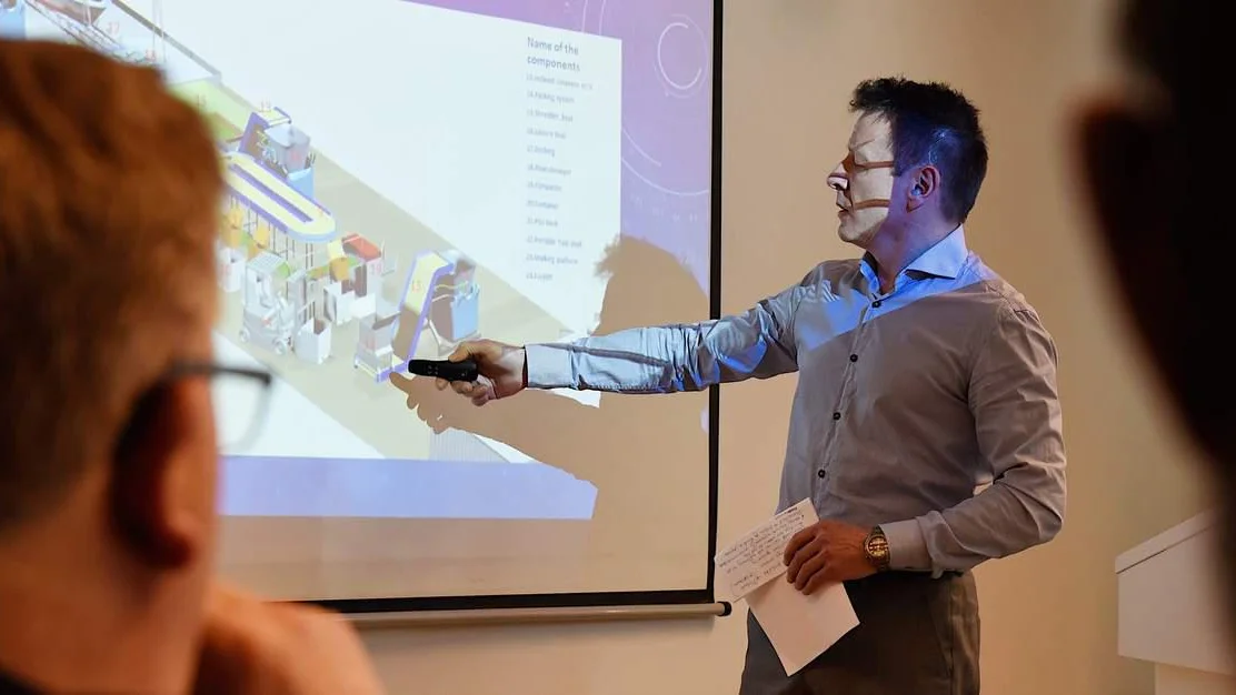 Dronar og supplyskip skal rydde kysten