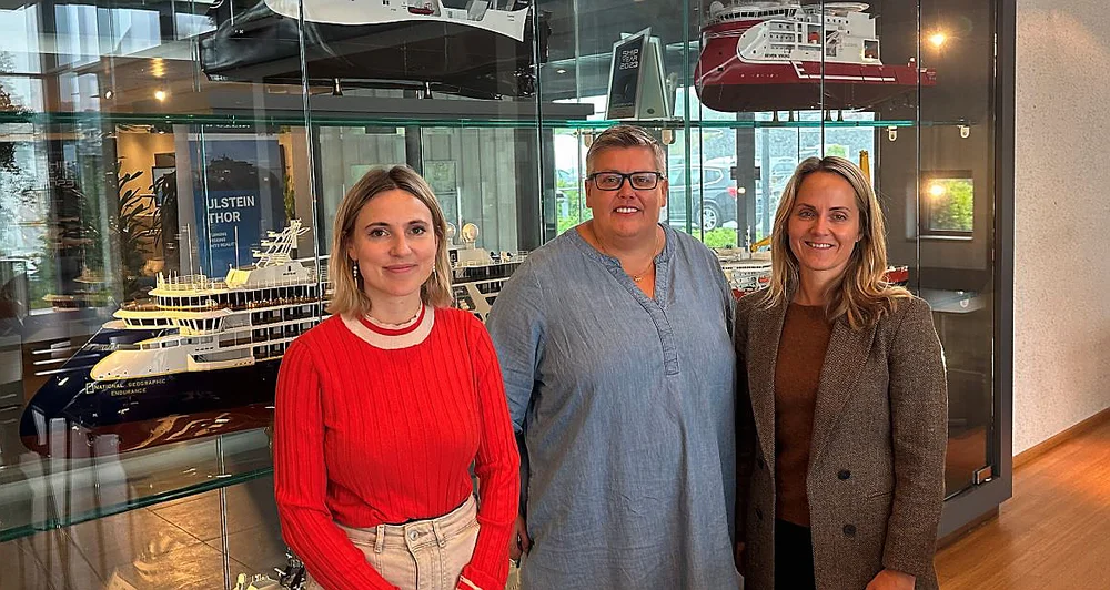 Sofie Marhaug Aina m Hauge Cathrine Kristiseter Marti Foto Marius Rosbach 111