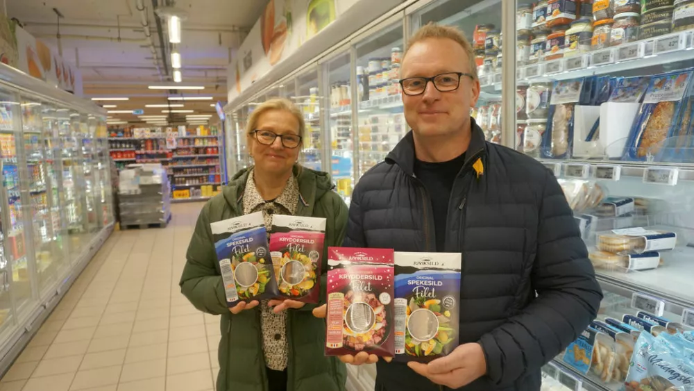 Hanne Cecilie og Jon Ragnvald Sporsheim i Juvikprodukt foto Ogne