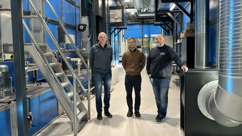 Møre Trafo lakkeringsanlegg Fred Anton Alvestad Kyrre Søholt Kjetil Monsøy foto Møre Trafo 12